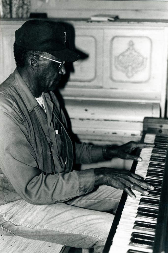 Charles Nelson performing at his home in McCall Creek (photo by Debi Bennett for the Mississippi Arts Commission).