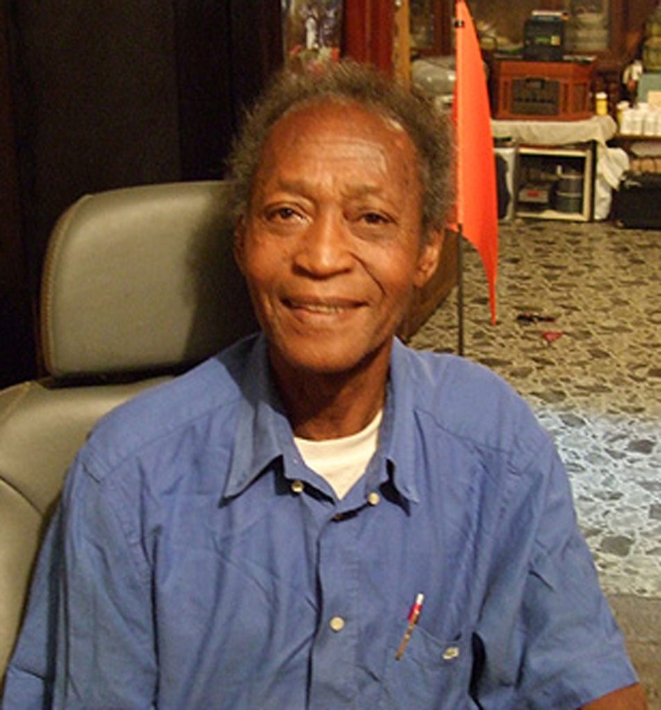 Jimmy Anderson at his home (photo by Scott Baretta for the Mississippi Arts Commission).