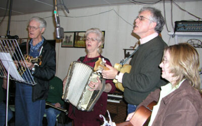 The Sparks Family Singers perform at the Thursday Night Gatherin', January 2007.