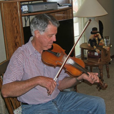 Fiddler Bobby Carter of Amory, Mississippi (photo by Chris Goertzen for the Mississippi Arts Commission).