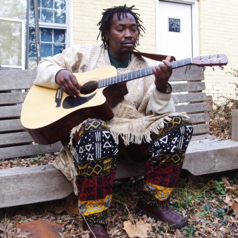 Senegalese singer and guitarist Guelel Kumba of Oxford (photo by Scott Barretta for the Mississippi Arts Commission).